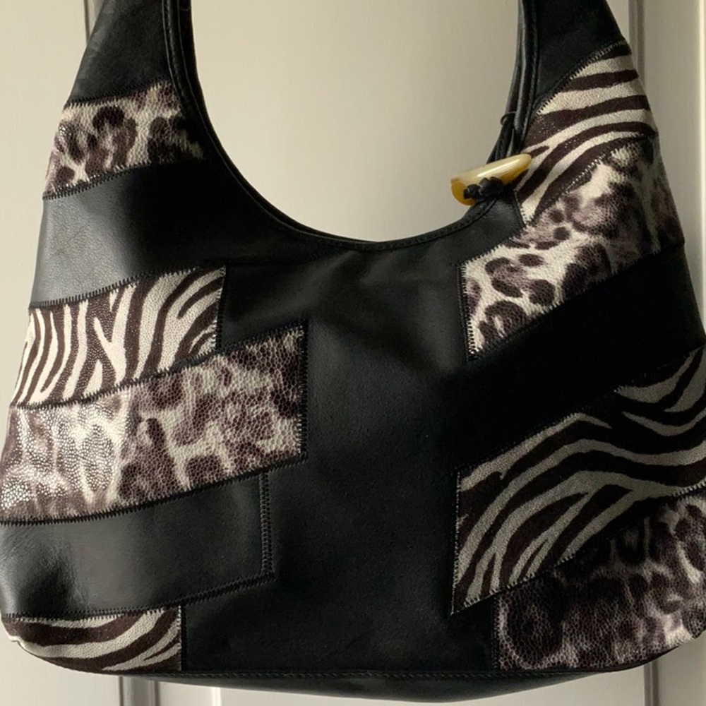 Chi Designed By Falchi Black And White Leather Handbag